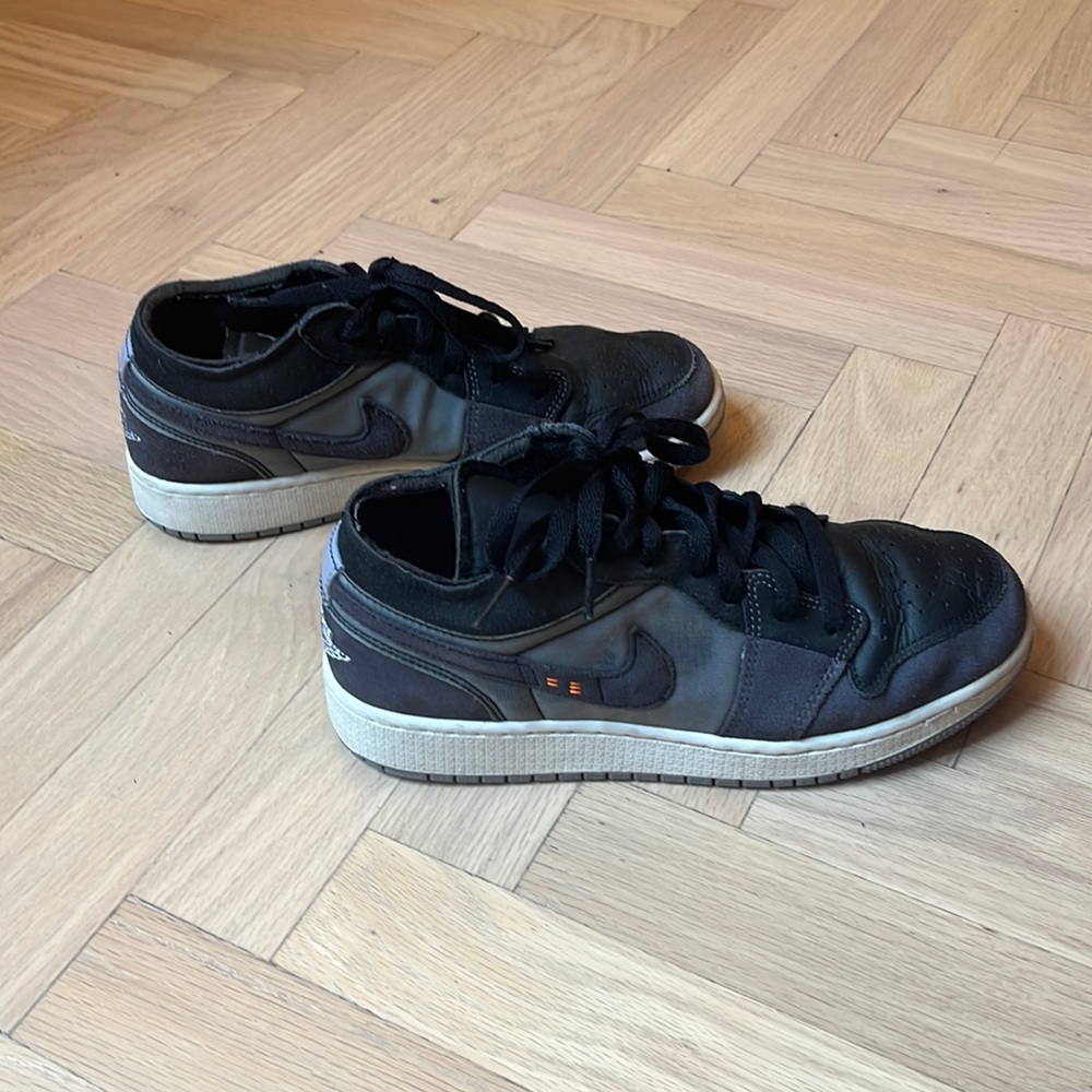 Air Jordan lows SE craft